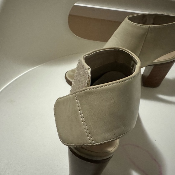 Call it spring heels - Picture 3 of 3
